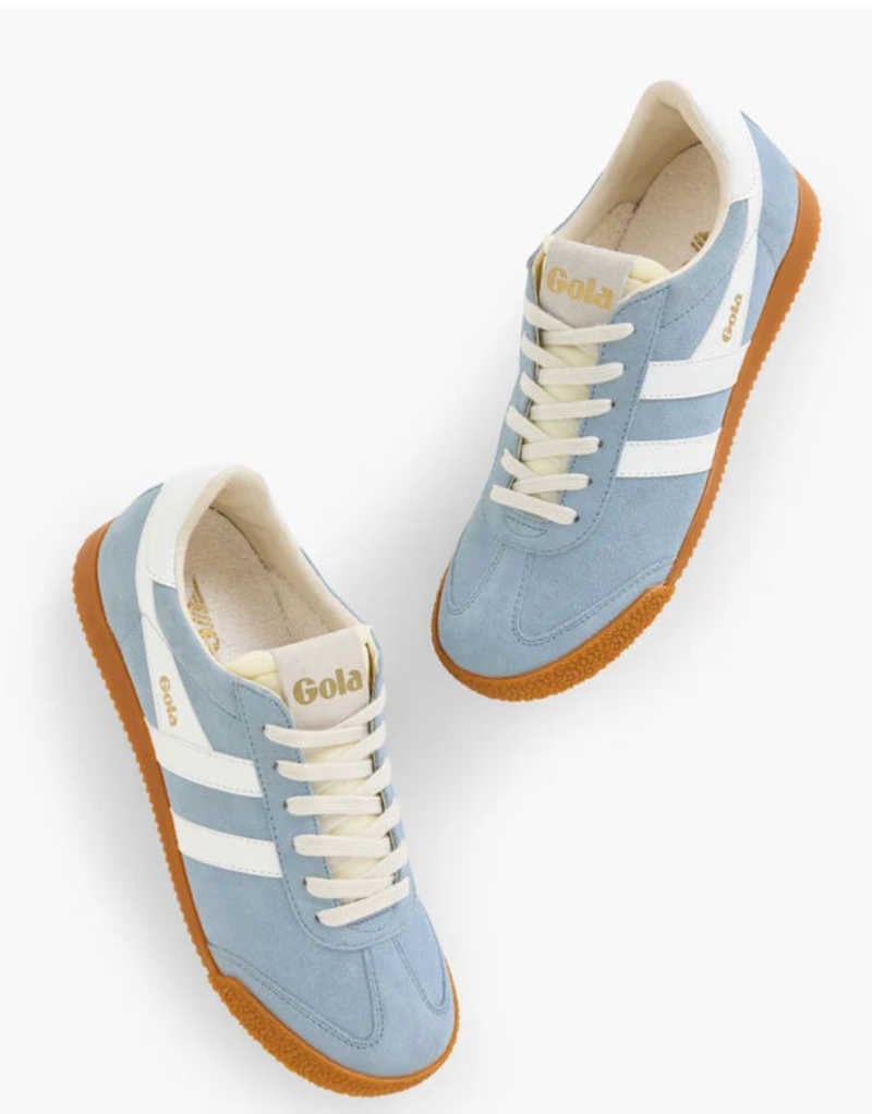 reunion outfit sneakers