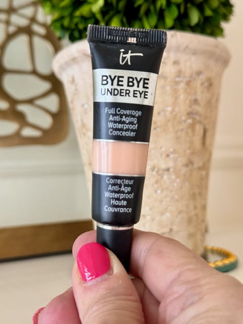 it Cosmetics Bye Bye Undereye Concealer it Cosmetics Bye Bye Undereye Anti-Aging Concealer