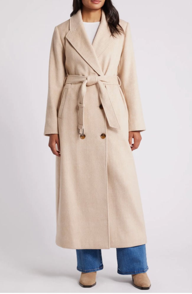 wool trench coat with jeans concert outfit