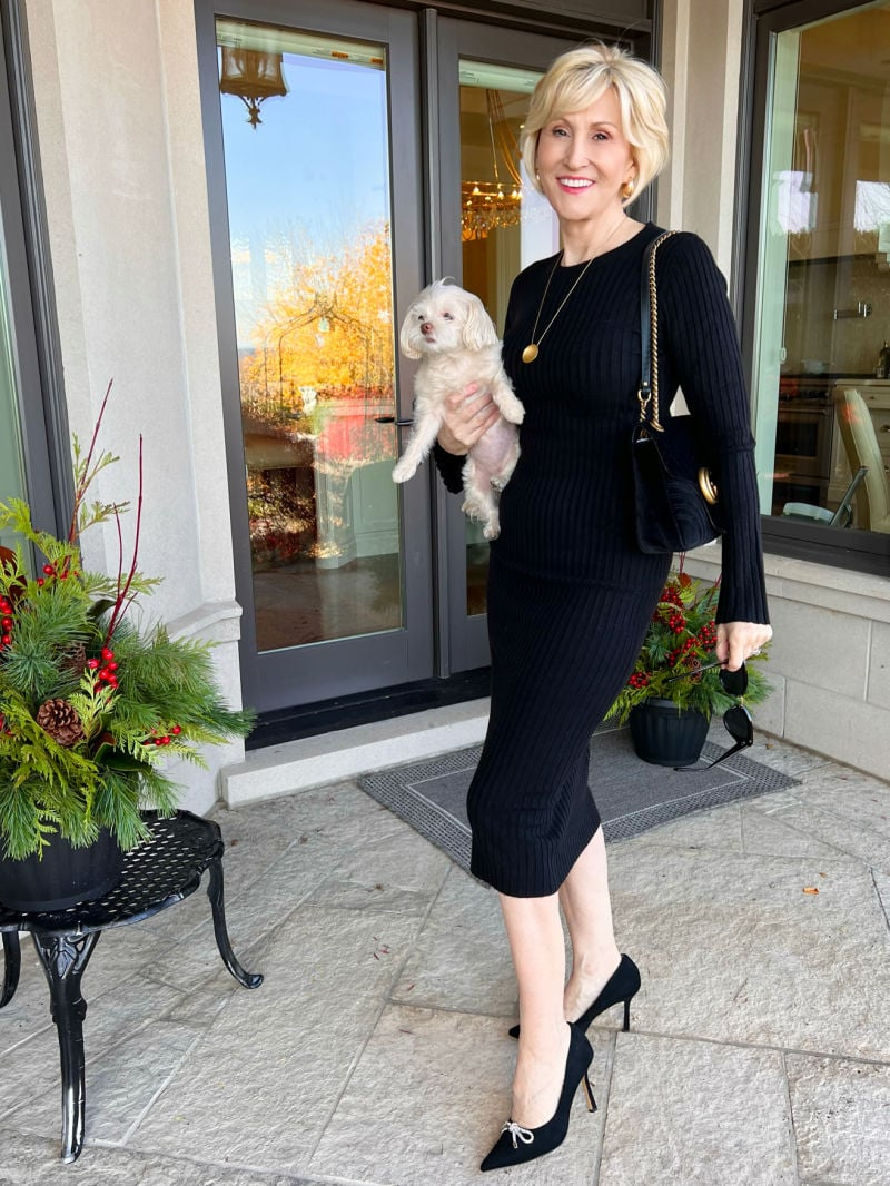 SHOULD YOU MATCH BLACK SHOES TO A BLACK BAG AND HOW TO DO SO