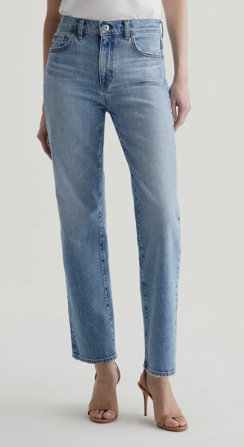 BEST STRAIGHT LEG JEANS PANTS FOR WOMEN OVER 40