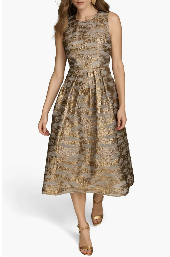 PRETTY DRESSES FOR WOMEN OVER 40 TO WEAR TO A SUMMER WEDDING