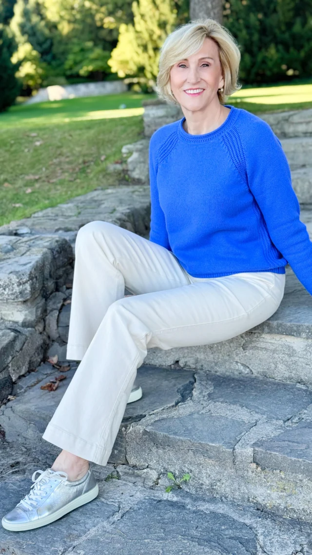 A pop of cobalt blue to brighten the transition into fall 💙 I paired this vibrant sweater with ecru jeans and silver sneakers for a fresh, modern take on casual style. It’s an easy, confident look that proves color can be just as chic in cooler months — especially for women over 50 who love classic style with a twist.🤗🤩

🩷Like this post and comment SHOP below to receive a DM with the link to shop this post on my LTK ⬇
https://liketk.it/5qer1 

#FallFashion #Over50Style #ClassicWithATwist #ModernElegance #EffortlessStyle #ColorForFall